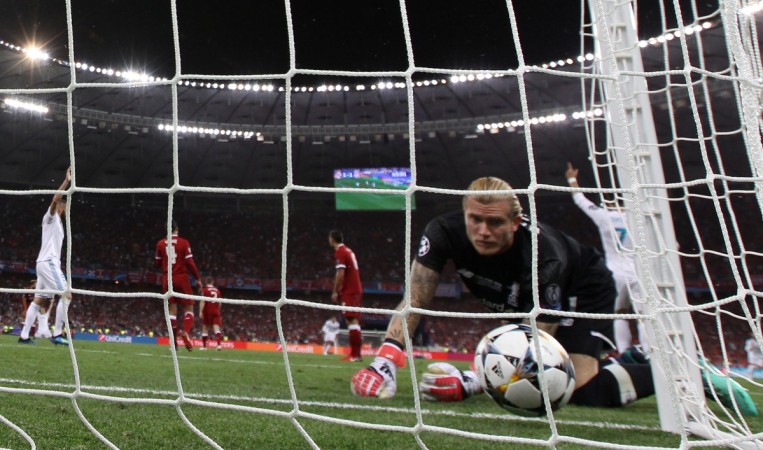 Soccer Football - Champions League Final - Real Madrid v Liverpool - NSC Olympic Stadium, Kiev, Ukraine - May 26, 2018 Liverpool's Loris Karius looks dejected after conceding their second goal Liverpool's Loris Karius
