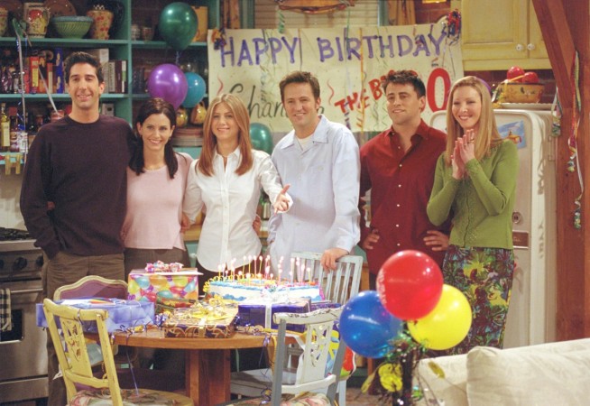 Cast members of NBC's comedy series 'Friends.' Pictured (l to r): David Schwimmer as Ross Geller, Courteney Cox as Monica Geller, Jennifer Aniston as Rachel Cook, Matthew Perry as Chandler Bing, Matt LeBlanc as Joey Tribbiani and Lisa Kudrow as Phoebe Buffay. Episode: 'The One Where They All Turn Thirthy.' FRIENDS