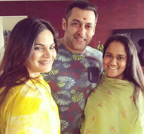 Salman Khan and his sisters Arpita Khan Sharma and Alvira Khan (Agnihotri). Salman Khan and his sisters Arpita Khan Sharma and Alvira Khan (Agnihotri)