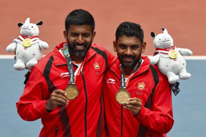 Rohan Bopanna and Divij Sharan at the Asian Games 2018 men's doubles medal ceremony. Rohan Bopanna and Divij Sharan