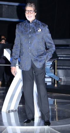 Amitabh Bachchan at the KBC 10 press conference. Amitabh Bachchan at the KBC 10 press conference.
