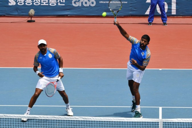 Divij Sharan (L) and Rohan Bopanna. Rohan Bopanna and Divij Sharan