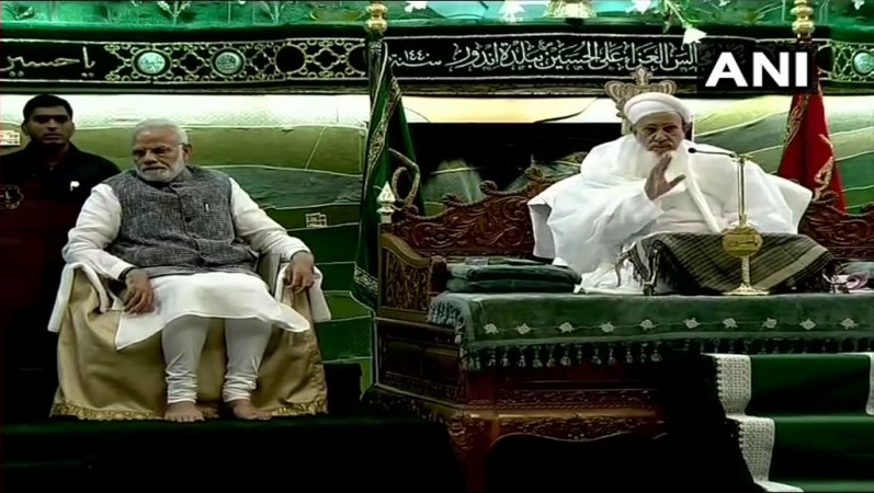 PM Modi visits Saifee Masjid PM Modi