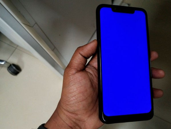 Xiaomi Poco F1 review unit was perfectly fine in terms of display quality. It had no screen bleeding issue. Xiaomi, Poco F1, launch, review, price, specifications,