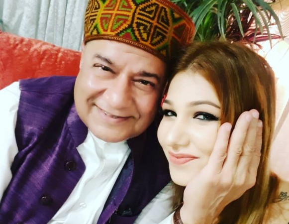 Bigg Boss 12 contestants Anup Jalota, Jasleen Matharu Bigg Boss 12, Anup Jalota, Jasleen Matharu