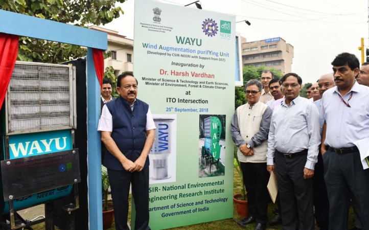 Union Minister for Science & Technology, Earth Sciences and Environment, Forest & Climate Change Dr Harsh Vardhan inaugurates the air pollution control device WAYU — Wind Augmentation and Purifying Unit — at Bahadur Shah Zafar Marg, ITO Intersection, New Delhi, on September 25, 2018. Dr Harsh Vardhan