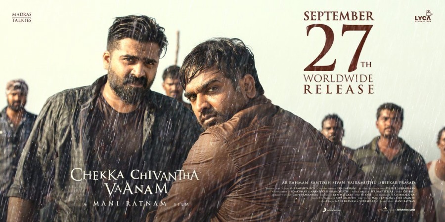 Simbu and Vijay Sethupathi in Chekka Chivantha Vaanam. Chekka Chivantha Vaanam
