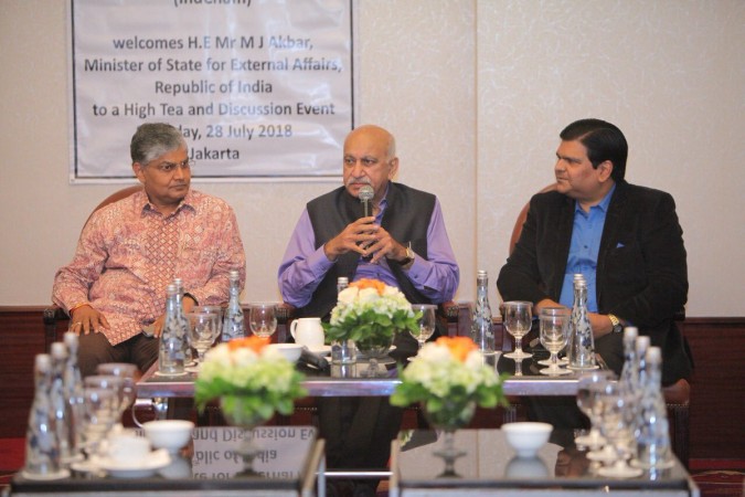 M.J. Akbar (centre) M.J. Akbar