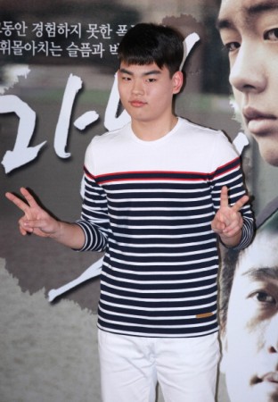 Lee Seok Cheol file image