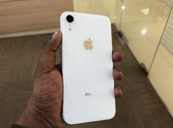   Apple, iPhone XR, first printing, practical 