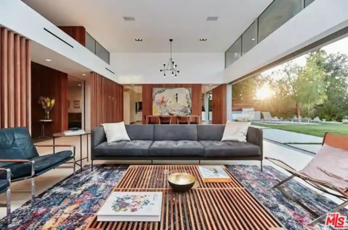 Priyanka Chopra and Nick Jonas mansion. Priyanka Chopra and Nick Jonas mansion