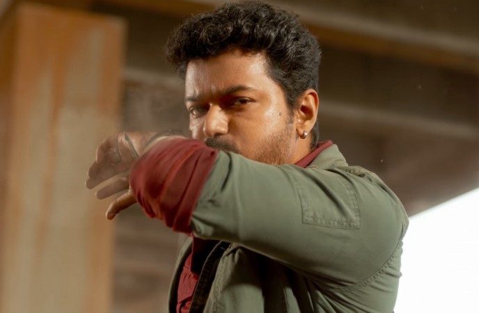 Vijay's Sarkar has breached into Rs 200-crore mark. Sarkar Advance Booking