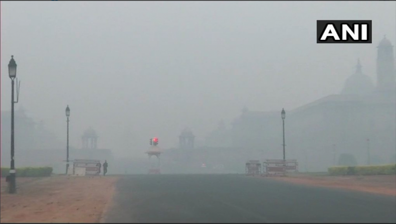 Smog in Delhi has reached hazardous levels delhi pollution