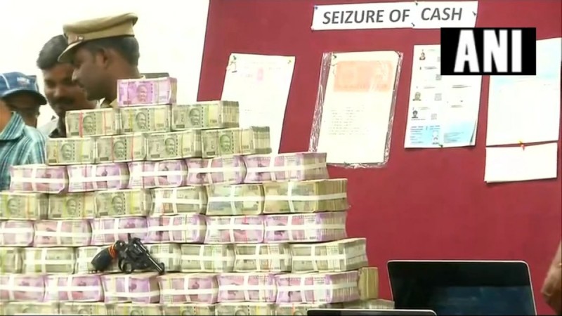Hyderabad police busted 7.51 crores from hawala racket