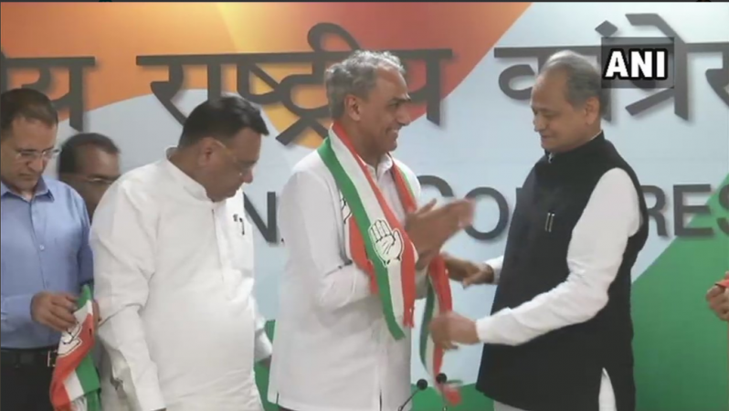 Harish Chandra Meena formally welcomed into Congress Harish chandra Meena