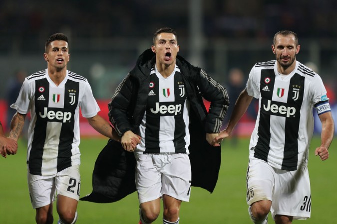 Ronaldo (M) celebrating with his Juventus teammates Ronaldo Juventus