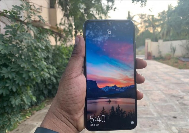 Honor 10 Lite is one of few feature-rich phone in the market. Honor 10 Lite, first impression, price, specs