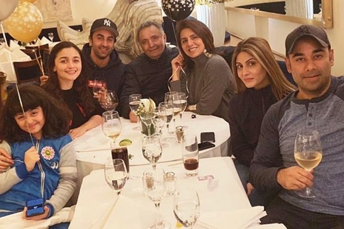 Alia Bhatt, Ranbir Kapoor, Rishi Kapoor, Neetu Kapoor, Riddhima Kapoor Sahni with daughter Samara and husband Bharat Alia Bhatt, Ranbir Kapoor, Rishi Kapoor, Neetu Kapoor, Riddhima Kapoor Sahni, Samara, Bharat