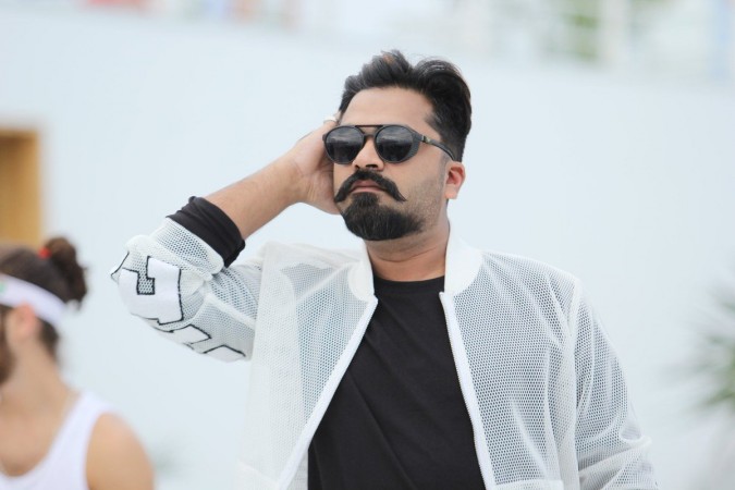 Simbu in Vantha Rajavathaan Varuven. Simbu