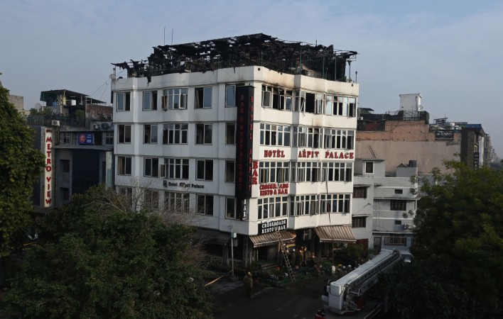 A general view shows the Hotel Arpit Palace after a fire broke out on its premises in New Delhi on February 12, 2019. - At least 17 people died on February 12 as a fire tore through the budget hotel in Delhi before dawn, in the latest disaster to raise concerns over fire safety in India. A general view shows the Hotel Arpit Palace after a fire broke out on its premises in New Delhi on February 12, 2019.