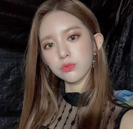 MOMOLAND's Daisy and iKON's Yunhyeong's agencies have responded to dating reports MOMOLAND's Daisy, iKON's Yunhyeong