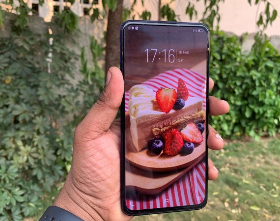 Vivo V15 Pro offers true FullView display without any notch on top. Vivo, V15 Pro, first impression