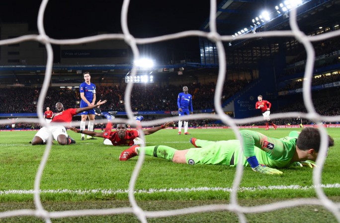 Paul Pogba celebrates his goal against Chelsea with an equally overjoyed Lukaku. Paul Pogba Manchester United Chelsea