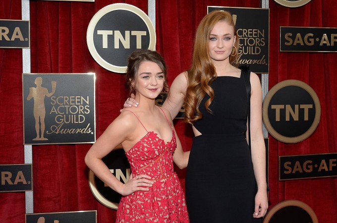   Maisie Williams and Sophie Turner "title =" Maisie Williams and Sophie Turner "width =" 660 "height =" auto "tw =" 1024 "e =" 677 "/> 

<figcaption clbad=