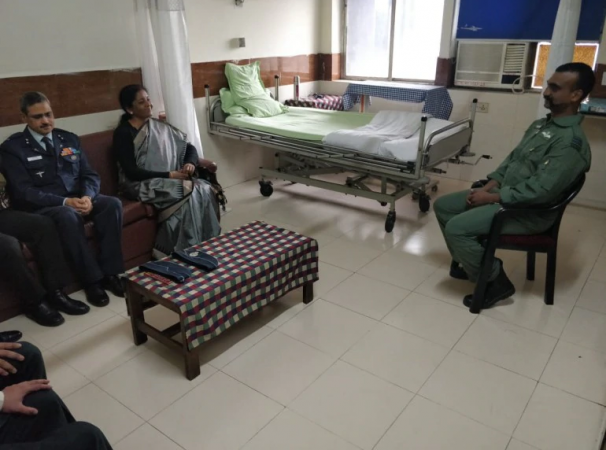Defence Minister Nirmala Sitharaman met IAF Wing Commander Abhinandan Varthaman at a hospital in Delhi. Nirmala Sitharaman