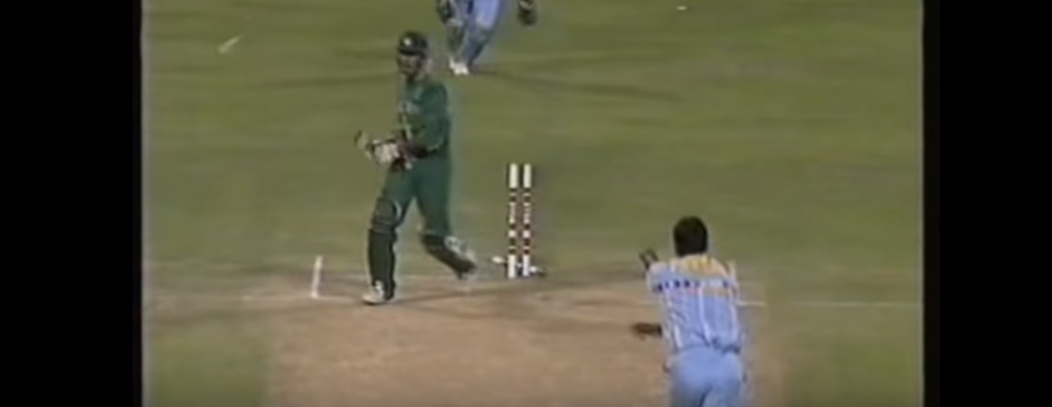 Venkatesh Prasad after dismissing Aamir Sohail in the 1996 World Cup quarterfinal. Venkatesh Prasad Aamir Sohail
