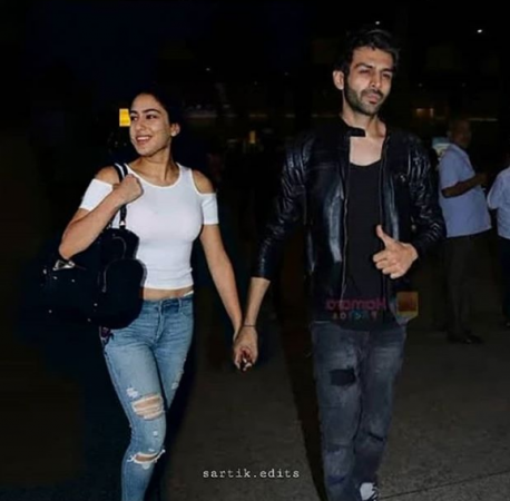 Fake or real? Picture shows Sara Ali Khan, Kartik Aaryan walking hand