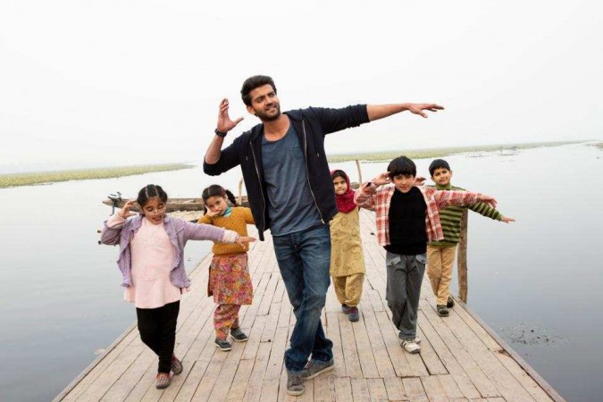 Bumro song video from Notebook Bumro song video from Notebook