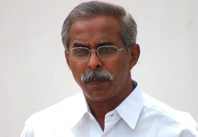 YSR Congress leader YS Vivekananda Reddy found dead under unnatural ...