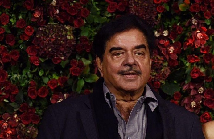 Shatrughan Sinha addressed a rally in Madhya Pradesh's Chhindwara. shatrughan sinha