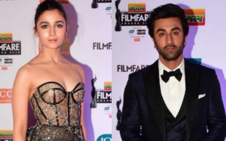 Alia Bhatt and Ranbir Kapoor at Filmfare Awards 2019. Alia Bhatt and Ranbir Kapoor at Filmfare Awards 2019