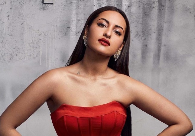 Sonakshi Sinhas Dramatic Response To Arbaaz Khans Question Of Her Being On A Dating App Video