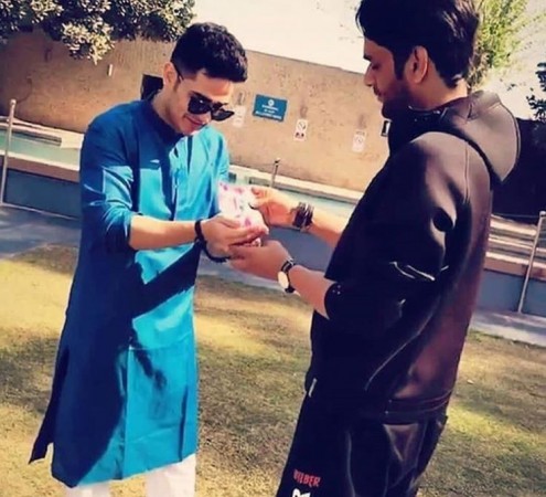 Priyank Sharma and Vikas Gupta Priyank Sharma and Vikas Gupta fight
