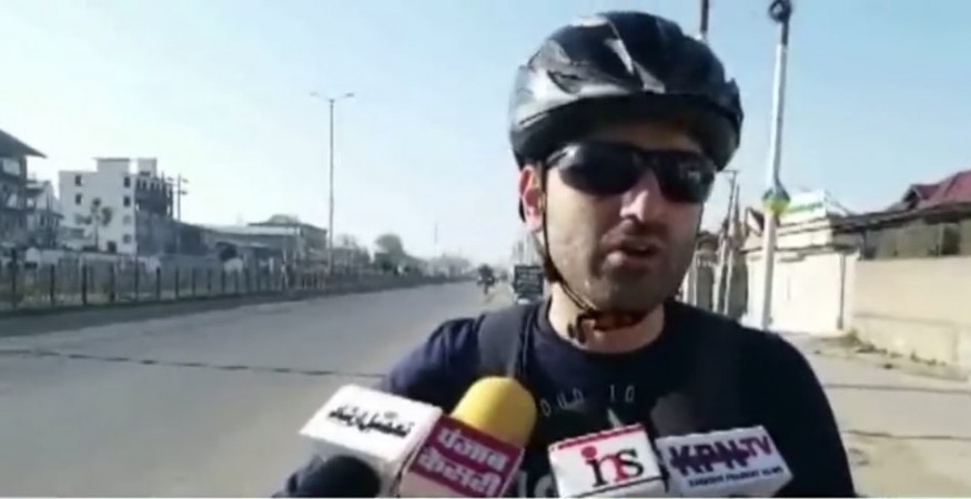 A young doctor from Kashmir decided to cycle 65 kilometres stretch to reach his hospital in order to protest J&K Highway ban Doc Omar