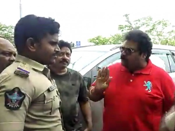Ram Gopal Varma and producer Rakesh Reddy arguing with Vijayawada police Ram Gopal Varma and producer Rakesh Reddy arguing with Vijayawada police