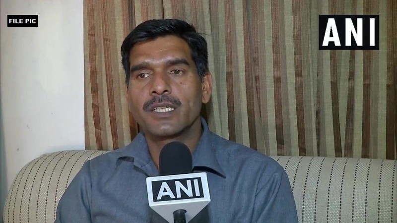 BSF constable Tej Bahadur Yadav who was dismissed from service after he had released a video last year on the quality of food served to soldiers. tej bahadur yadav