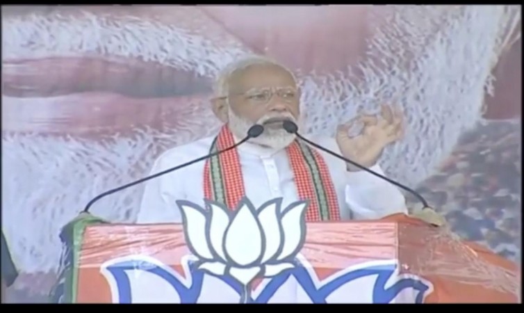 Srirampur: Prime Minister Narendra Modi addresses a public rally in Srirampur, West Bengal on April 29, 2019. Prime Minister Narendra Modi