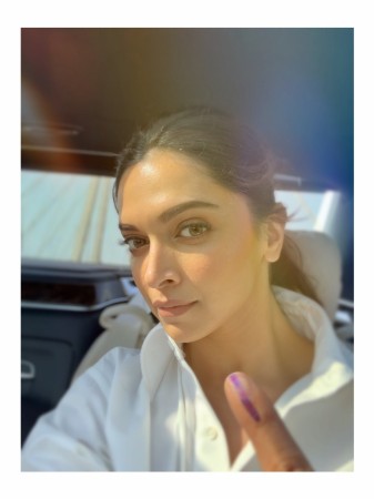 Deepika Padukone casts her vote in Elections 2019. Deepika Padukone casts her vote