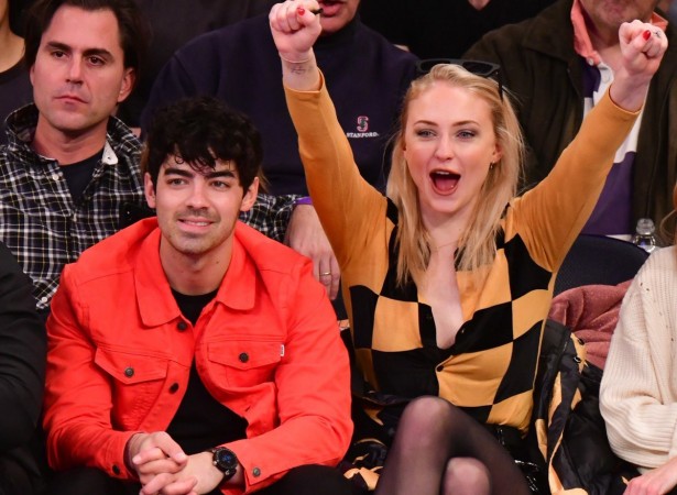   Sophie Tuner and Joe Jonas are married "title =" Sophie Tuner and Joe Jonas are married "width =" 660 "height =" self "tw =" 1200 "th =" 878 "/> 

<figcaption clbad=
