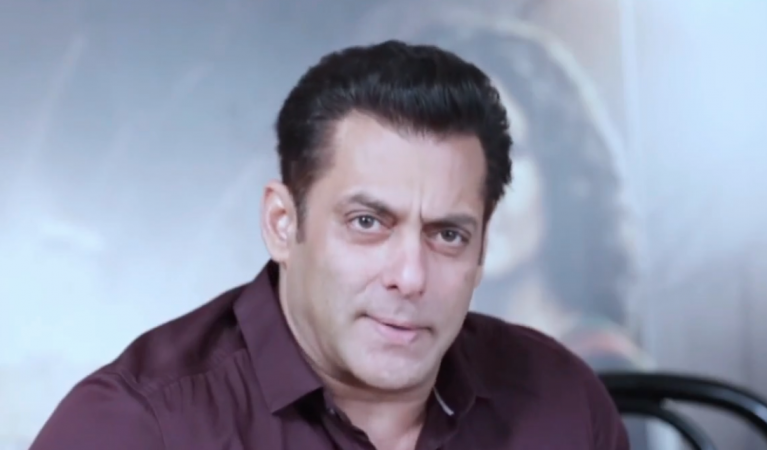 Salman Khan on Twitter Live for his film Bharat. Salman Khan on Twitter Live for Bharat