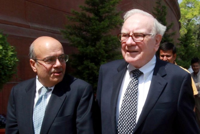 Ajit Jain with Warren Buffet. Courtesy: Omaha World-Herald Ajit Jain with Warren Buffett