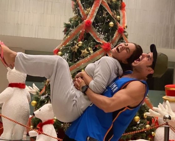 Hina Khan and Priyank Sharma Hina Khan and Priyank Sharma in music video