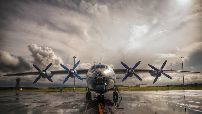 Antonov AN-12 Antonov AN-12