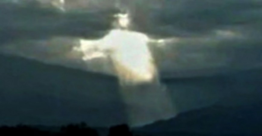 Return Of Christ Bizarre Jesus Like Figure In Argentinian Skies Sparks Debate Ibtimes India