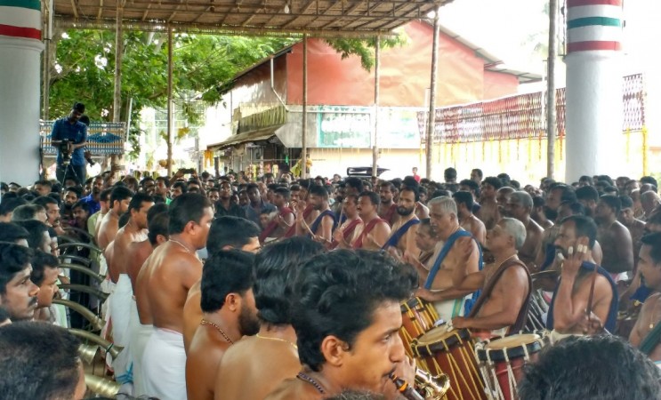 Thrissur Pooram - melam performed by maestro Peruvanam Kuttan Marar Thrissur Pooram