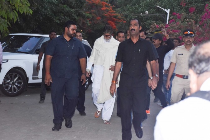 Amitabh Bachchan at Veeru Devgan funeral. Amitabh Bachchan at Veeru Devgan funeral